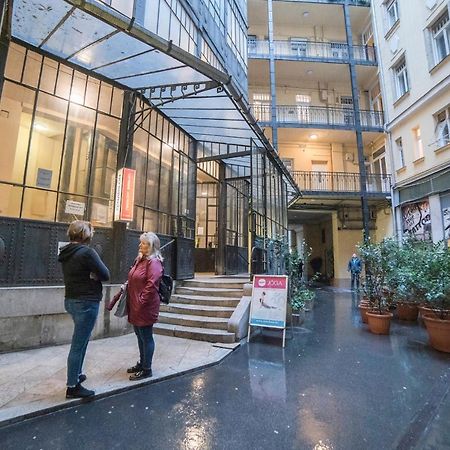 Maria Boutique Suits Budapeste Exterior foto