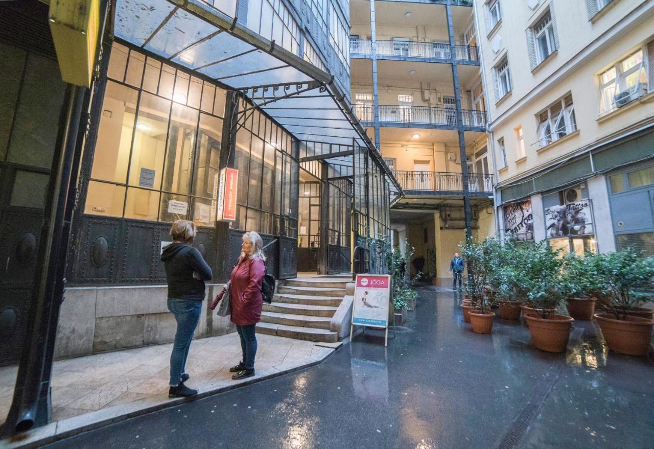 Maria Boutique Suits Budapeste Exterior foto